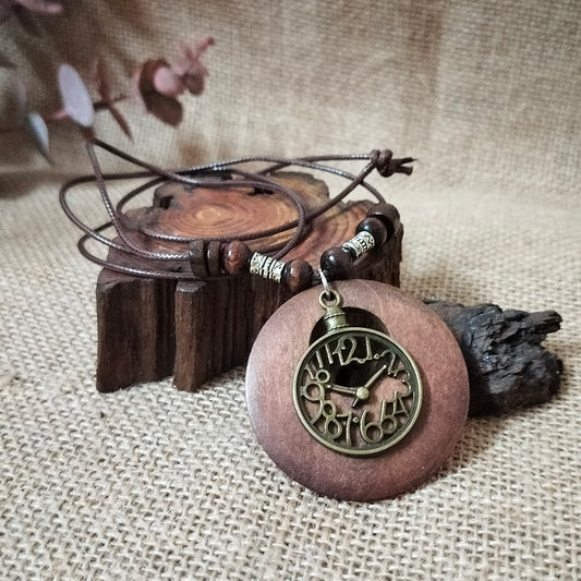 Vintage Ethnic Style Beaded Wooden Hollow Pendant Necklace (Clock)