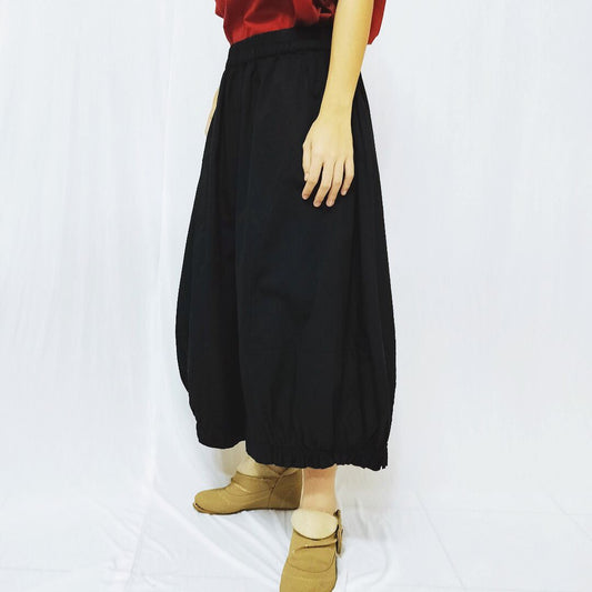 Retro Cotton Wide-Leg Pants: Elastic Waist, Ruffled Edges, and Cropped Length